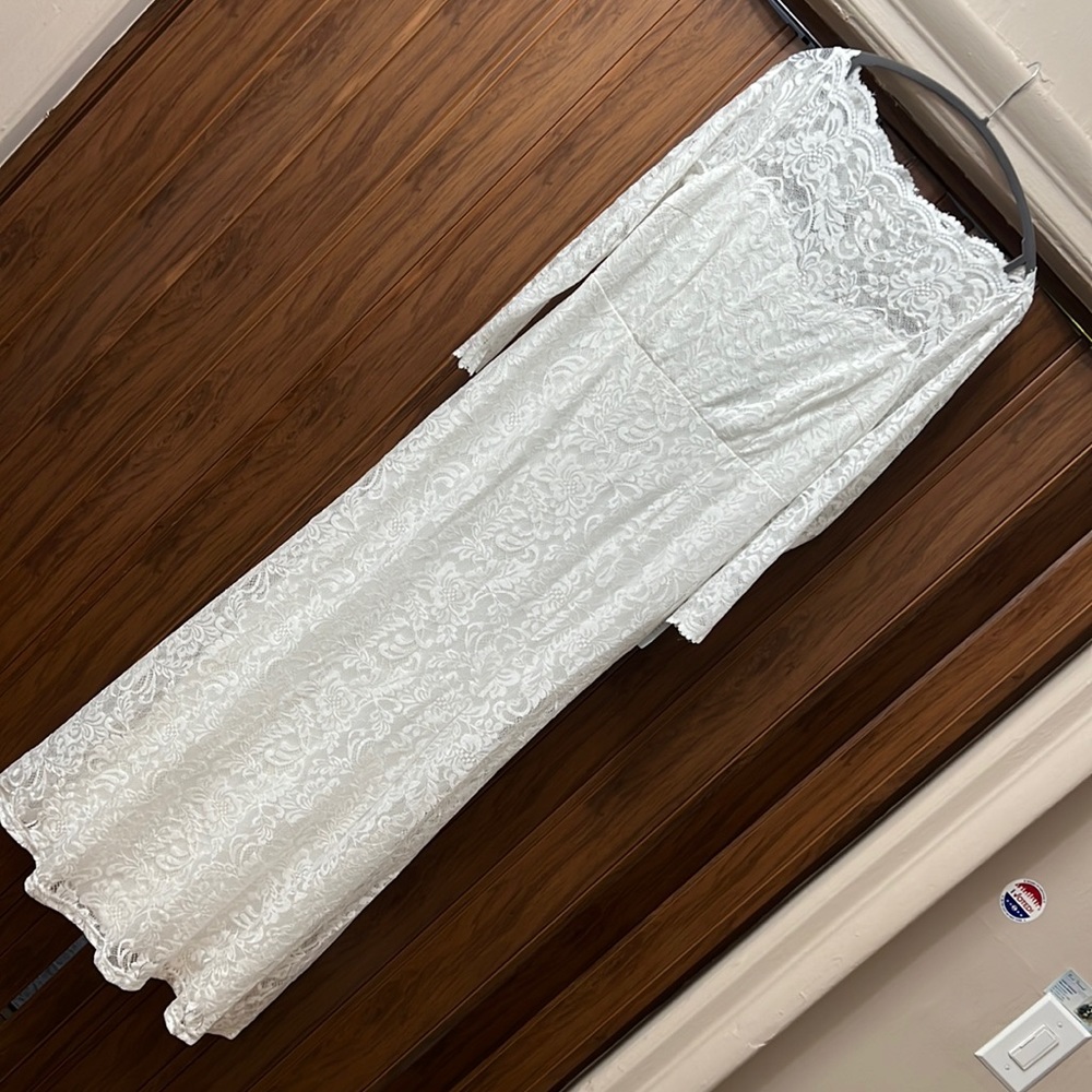 White Lace Long Sleeve Maxi Dress